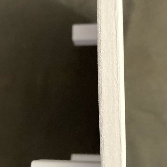 White Wooden Rooster Wall Decor Pot Holder  Four Wooden Legs - Picture 4 of 5